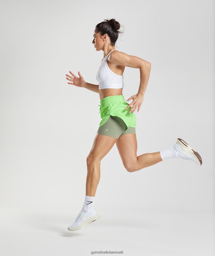Kvinder Gymshark løber 2 i 1 shorts N4ZDDN52 irisgrøn/lys olivengrøn