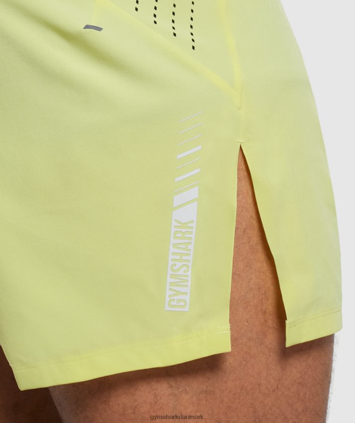 Mænd Gymshark apex run 4 shorts N4ZDDN537 ildflue grøn